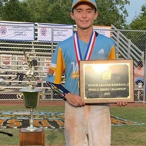 Meet your Posher, Dustin